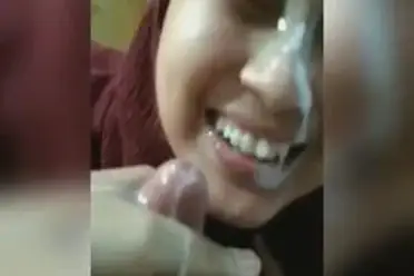 Croot di Muka Pacar Jilbab Coklat